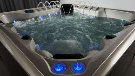 Гидромассажный СПА бассейн Joyee SPA London-L